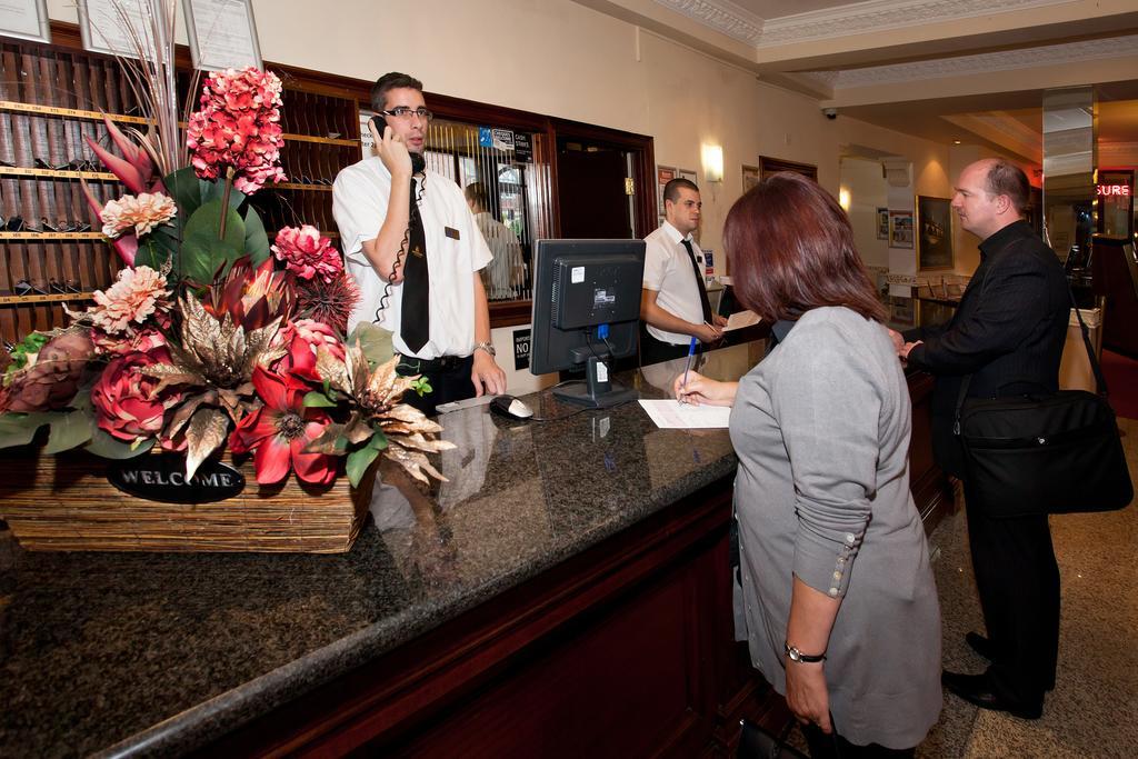 Britannia Hotel, 스톡포트 외부 사진